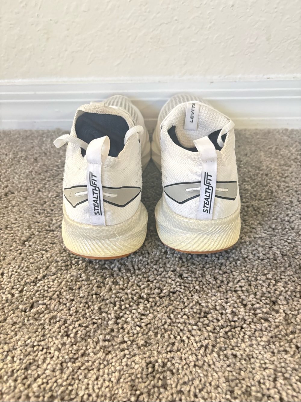 Brooks Levitate 6 Size 6 - Picture 5 of 13